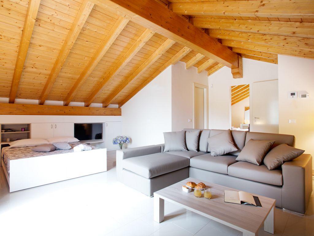 Sala Comacina Residence Apartment 5 - Sleeps Up To 10 By Italian Apartments Bagian luar foto