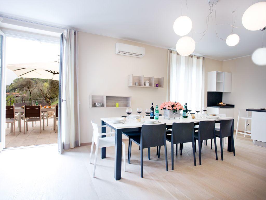 Sala Comacina Residence Apartment 5 - Sleeps Up To 10 By Italian Apartments Bagian luar foto