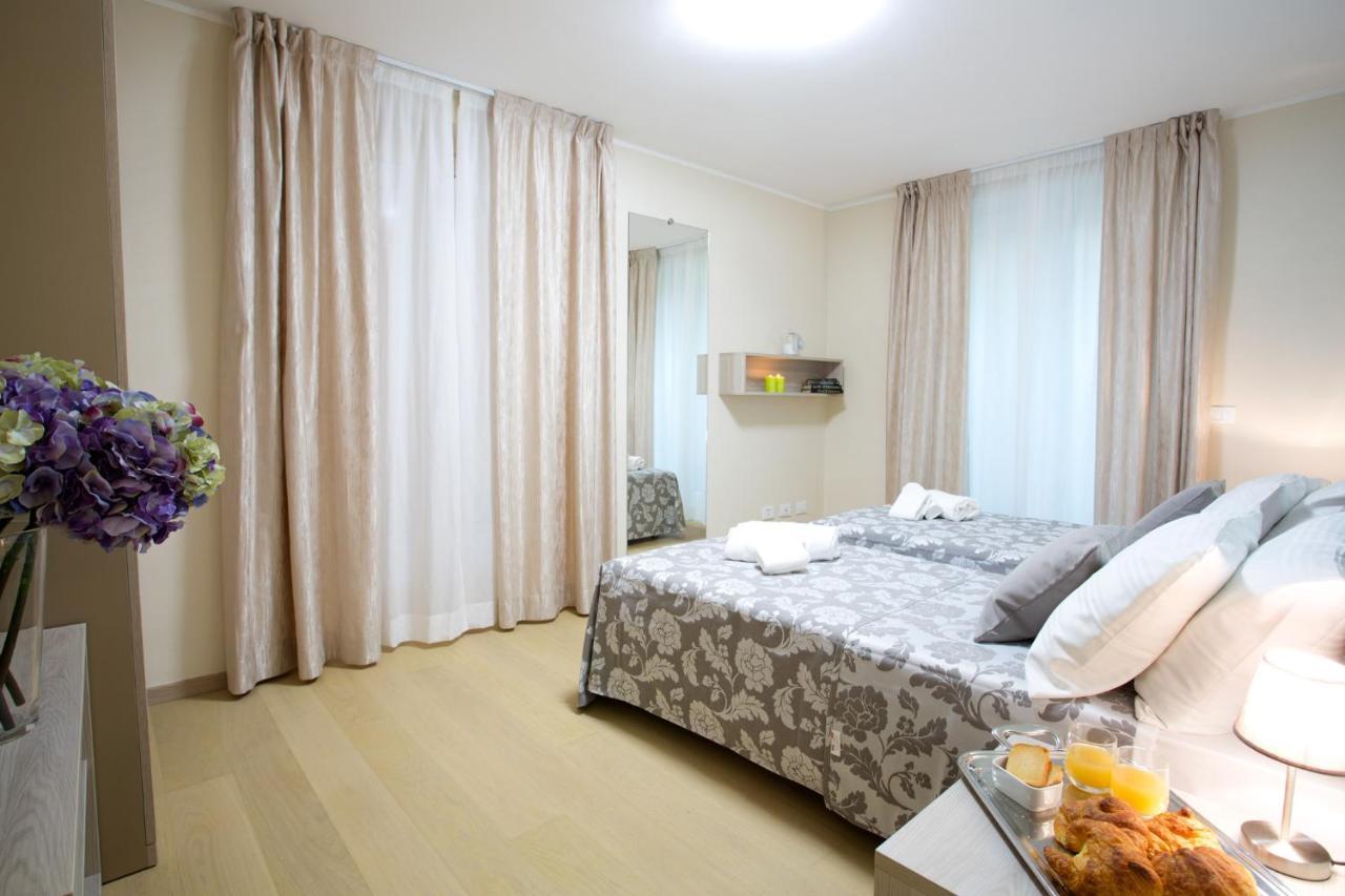 Sala Comacina Residence Apartment 5 - Sleeps Up To 10 By Italian Apartments Bagian luar foto