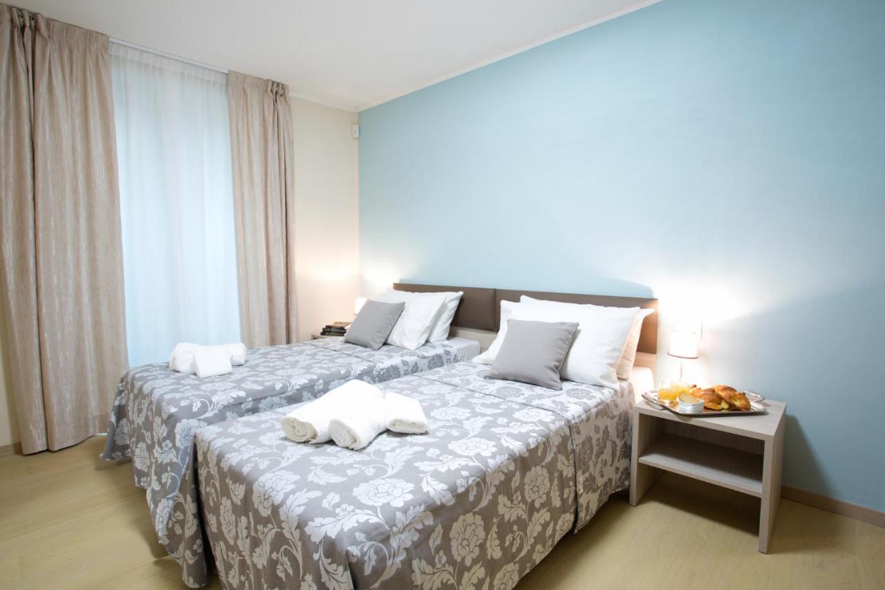 Sala Comacina Residence Apartment 5 - Sleeps Up To 10 By Italian Apartments Bagian luar foto